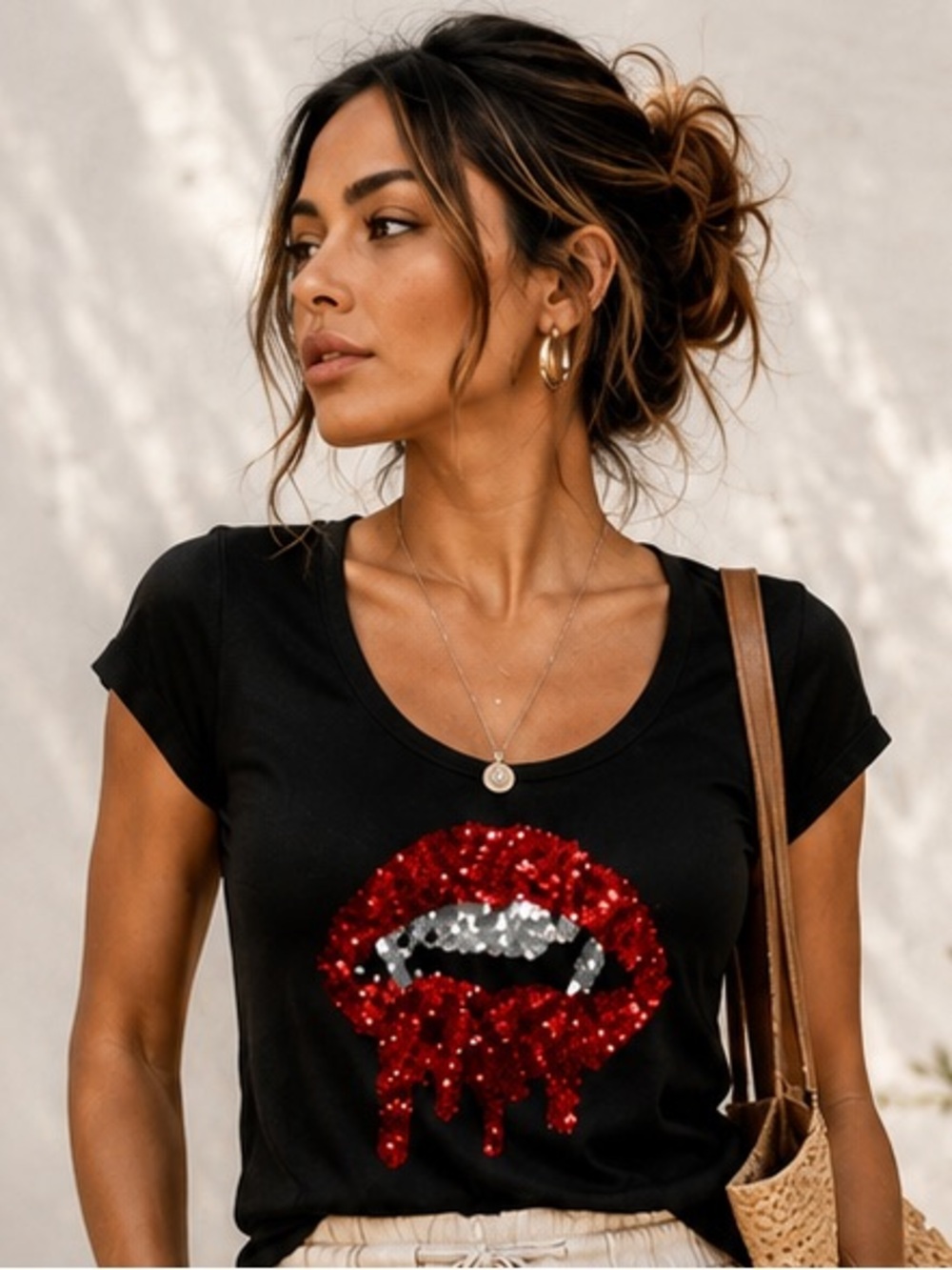 G by Guess Black Dripping Lips Sequin Short Sleeve Tee Size S